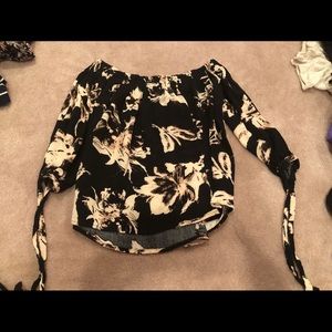 Brandy Melville off the shoulder floral top